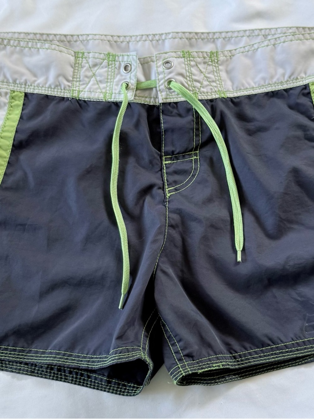 NFL Team Apparel Women’s Navy Blue Board Swim Shorts Seahawks Logo Size XL